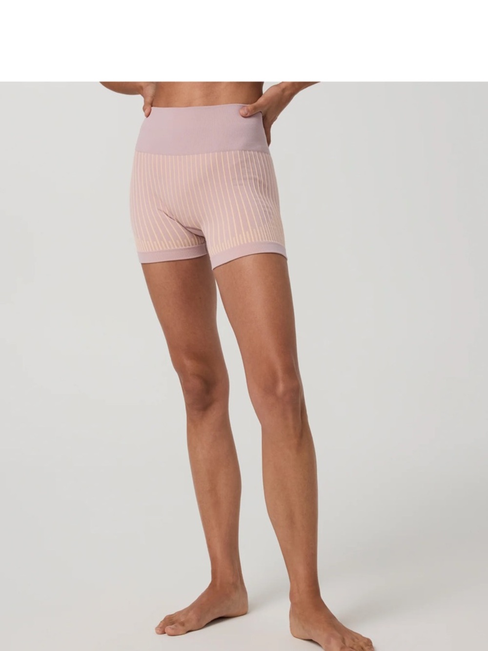 NWT Vuori Bi-Color Seamless Bike Short 4”
Light Peach/Desert Mauve XS - Picture 6 of 9